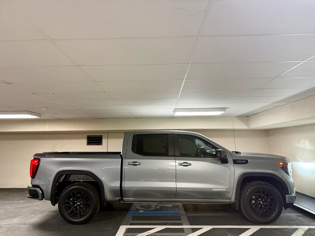 GMC Sierra 1500 4WD Crew Cab 147" Elevation w/3SB 2024