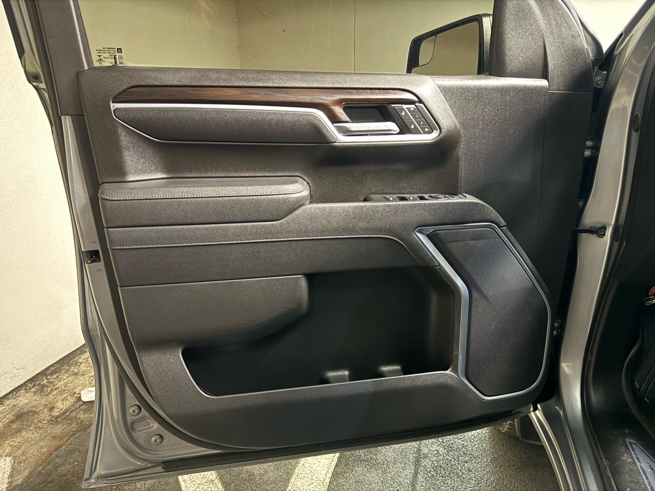 GMC Sierra 1500 4WD Crew Cab 147" Elevation w/3SB 2024