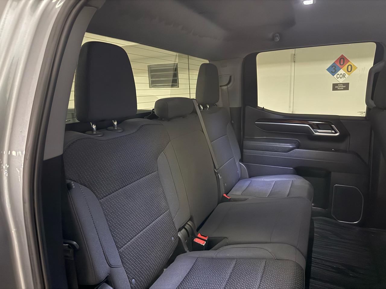 GMC Sierra 1500 4WD Crew Cab 147" Elevation w/3SB 2024
