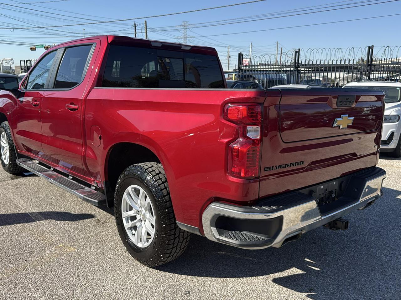 Chevrolet Silverado 1500 LTD 4WD Crew Cab 147" LT w/1LT 2022