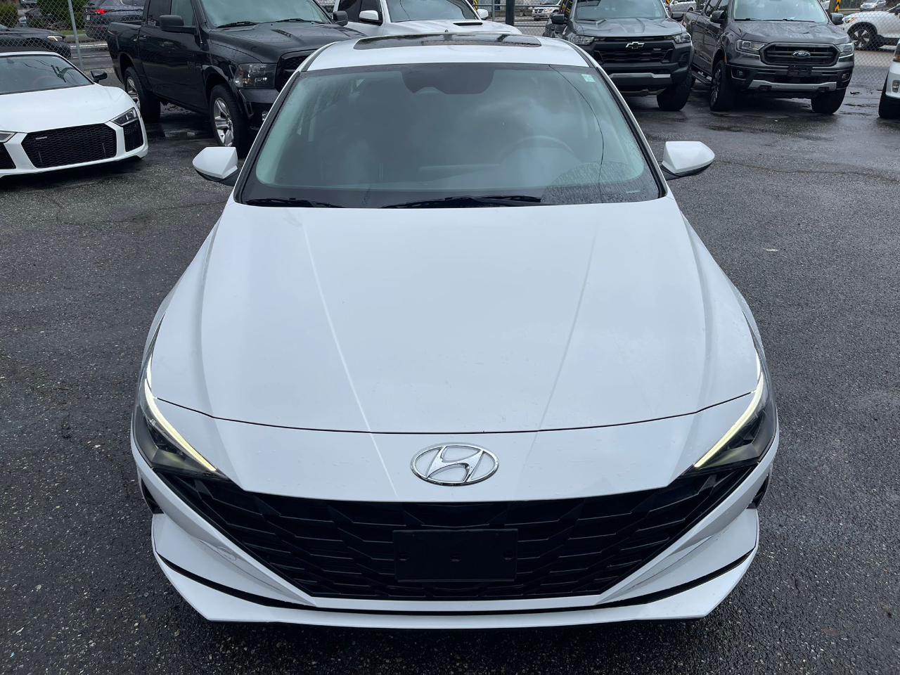 Hyundai Elantra Preferred IVT w/Sun & Tech Package 2022