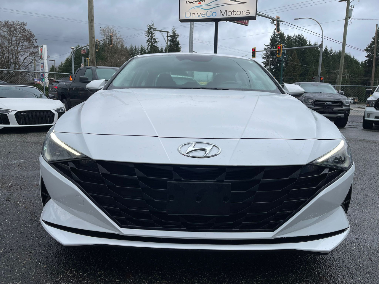 Hyundai Elantra Preferred IVT w/Sun & Tech Package 2022