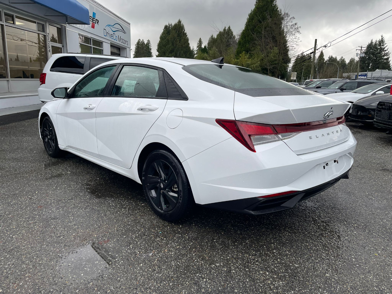 Hyundai Elantra Preferred IVT w/Sun & Tech Package 2022