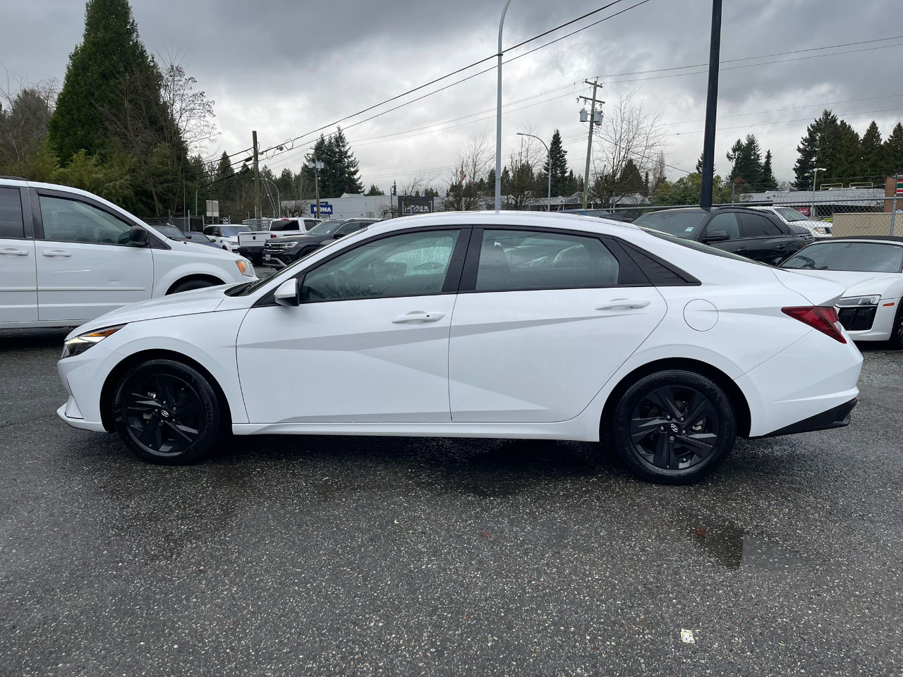 Hyundai Elantra Preferred IVT w/Sun & Tech Package 2022