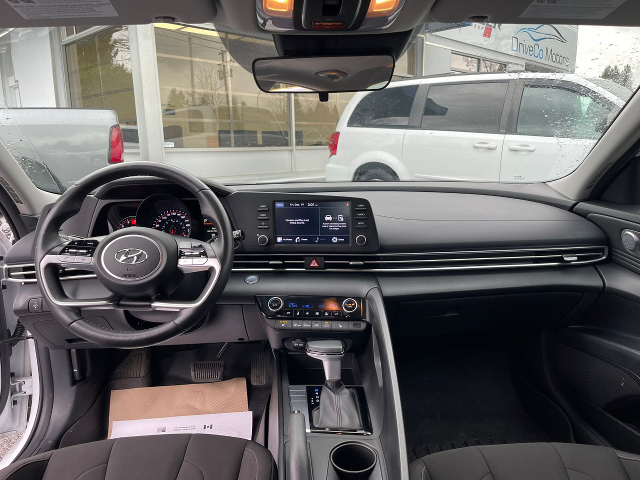 Hyundai Elantra Preferred IVT w/Sun & Tech Package 2022