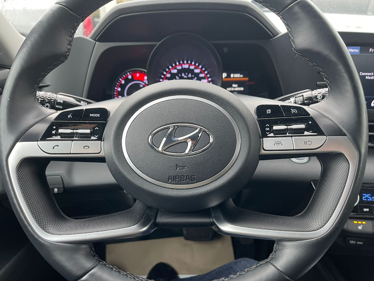 Hyundai Elantra Preferred IVT w/Sun & Tech Package 2022