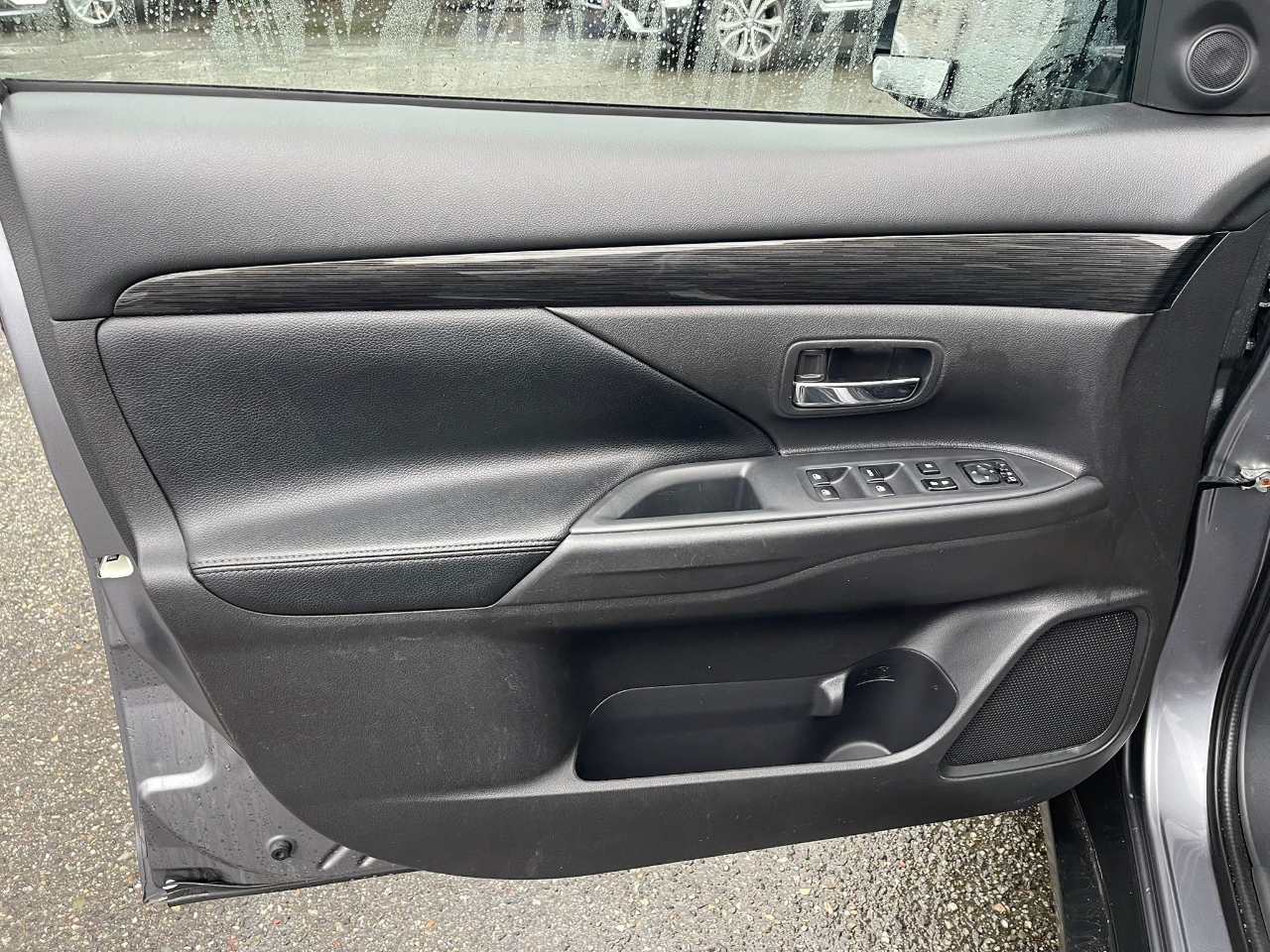 Mitsubishi Outlander  2018