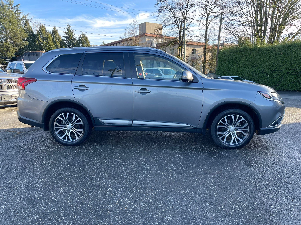 Mitsubishi Outlander  2018