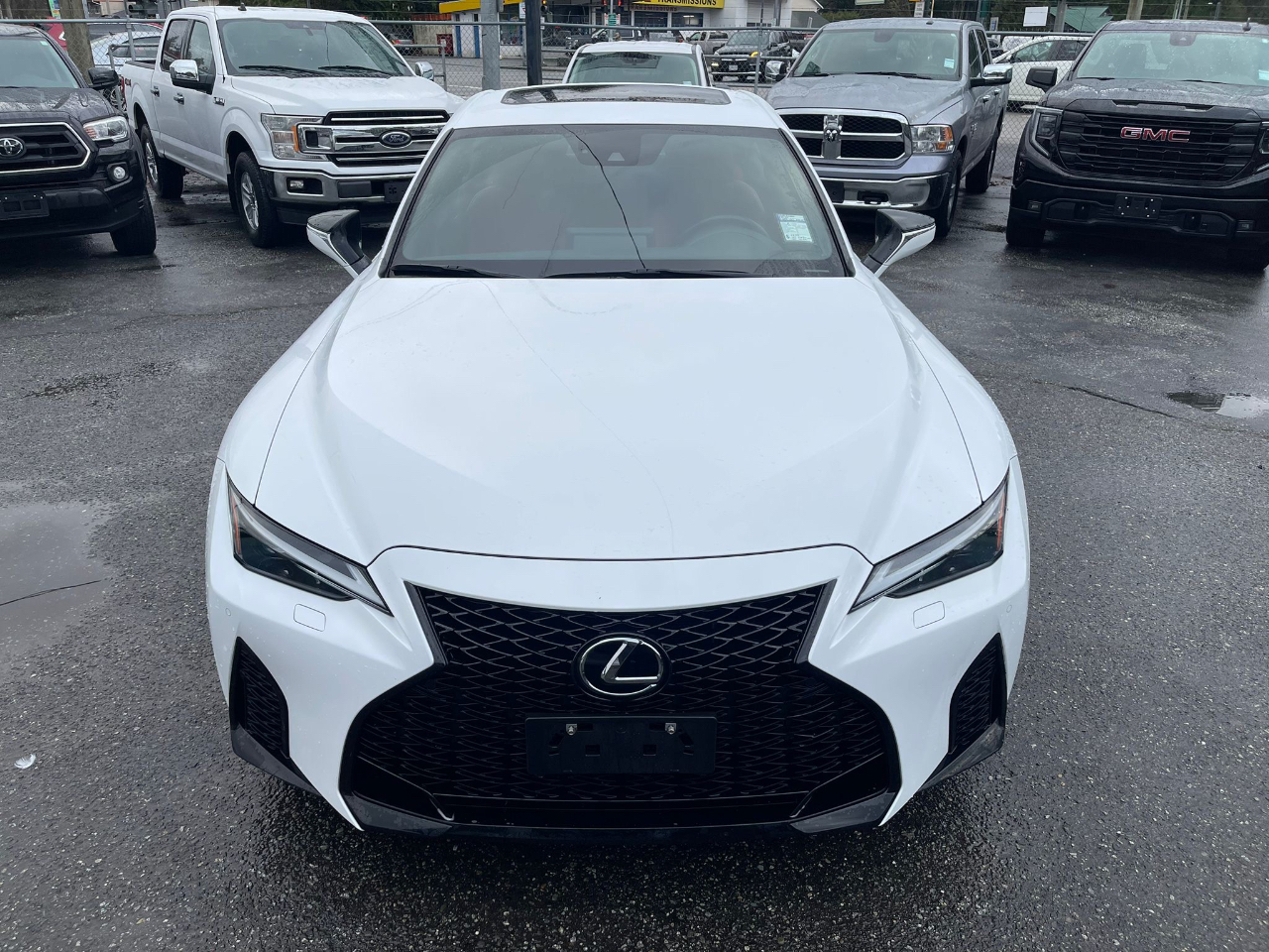 Lexus IS  2023