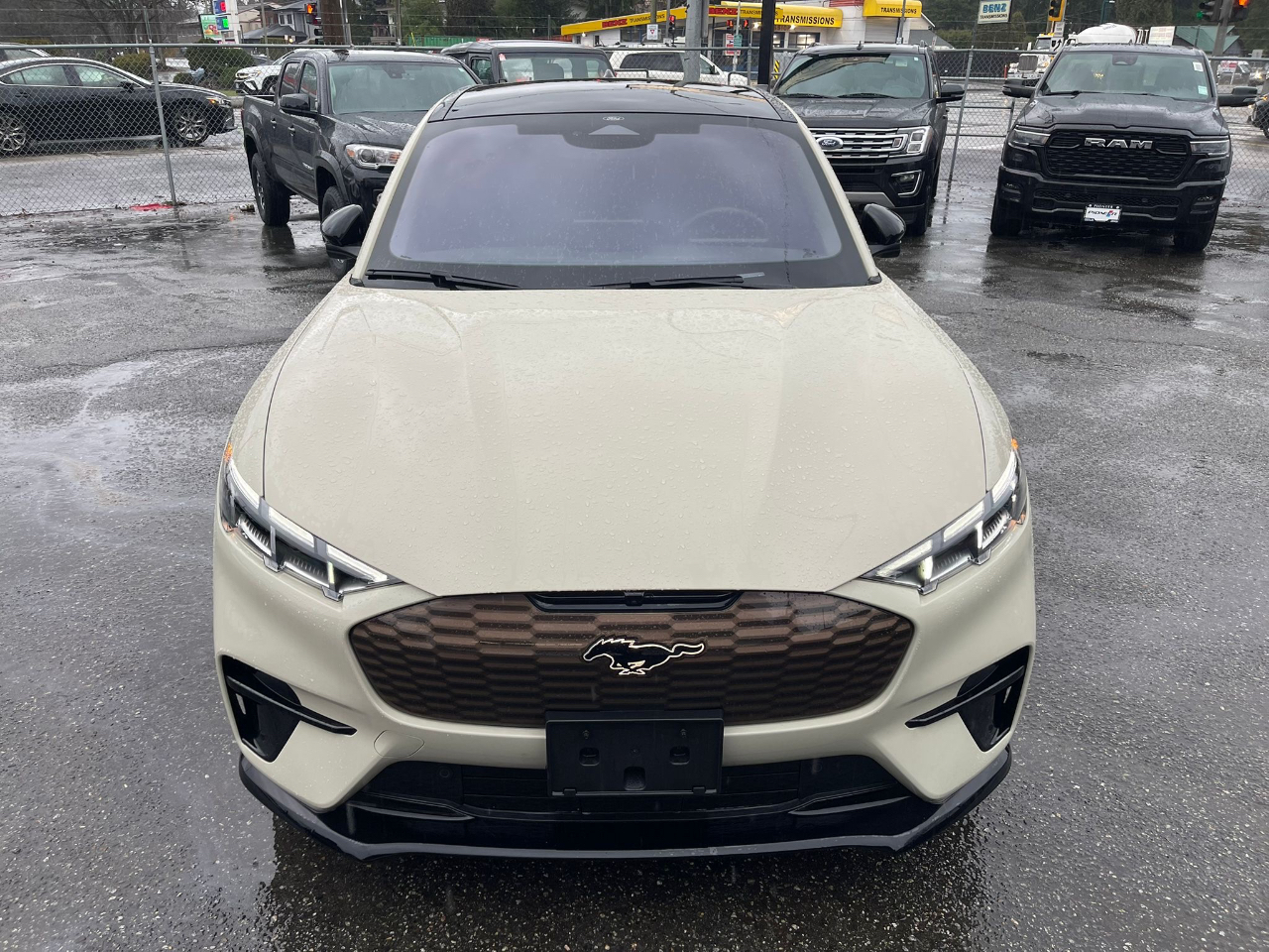 Ford Mustang Mach-E  2025