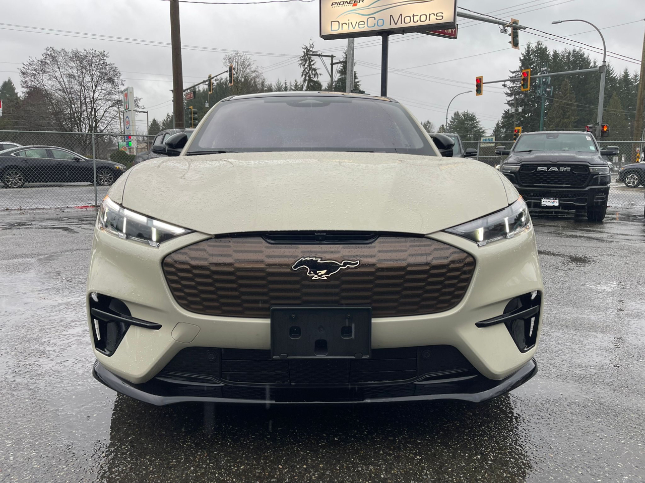 Ford Mustang Mach-E  2025