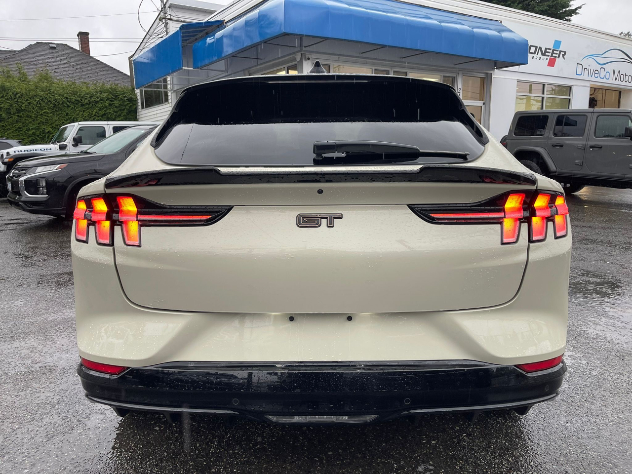 Ford Mustang Mach-E  2025