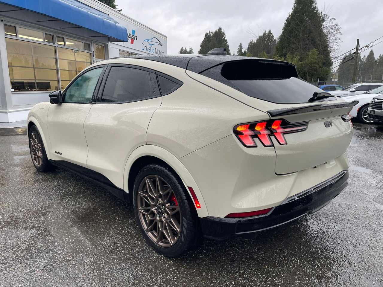 Ford Mustang Mach-E  2025