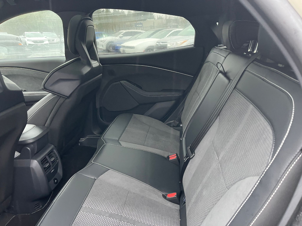 Ford Mustang Mach-E  2025