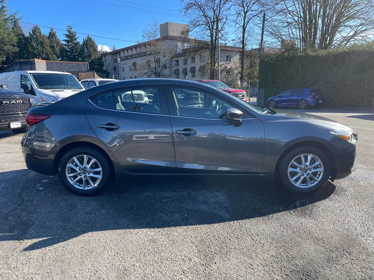 Mazda Mazda3 4-Door  2017