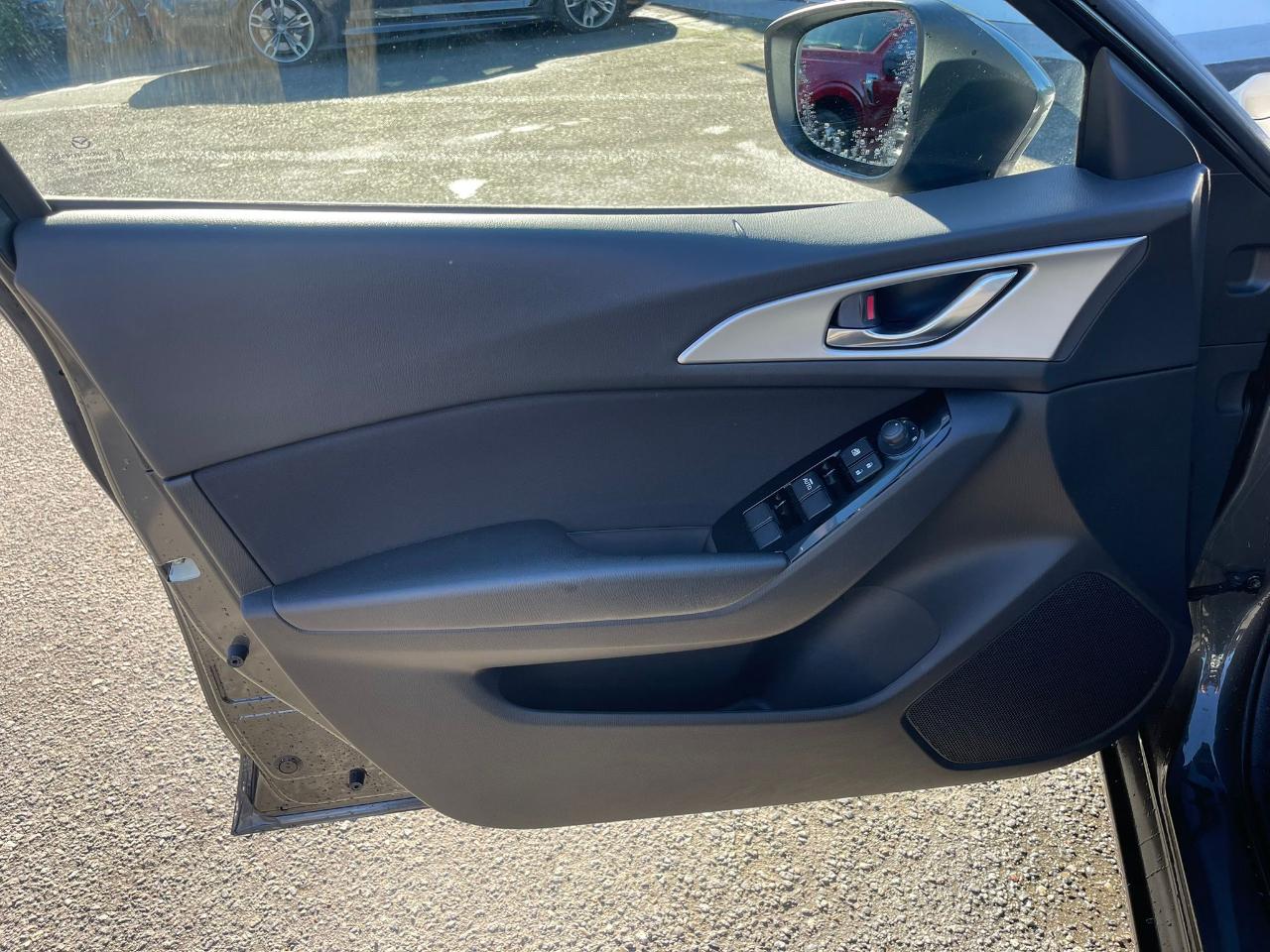 Mazda Mazda3 4-Door  2017