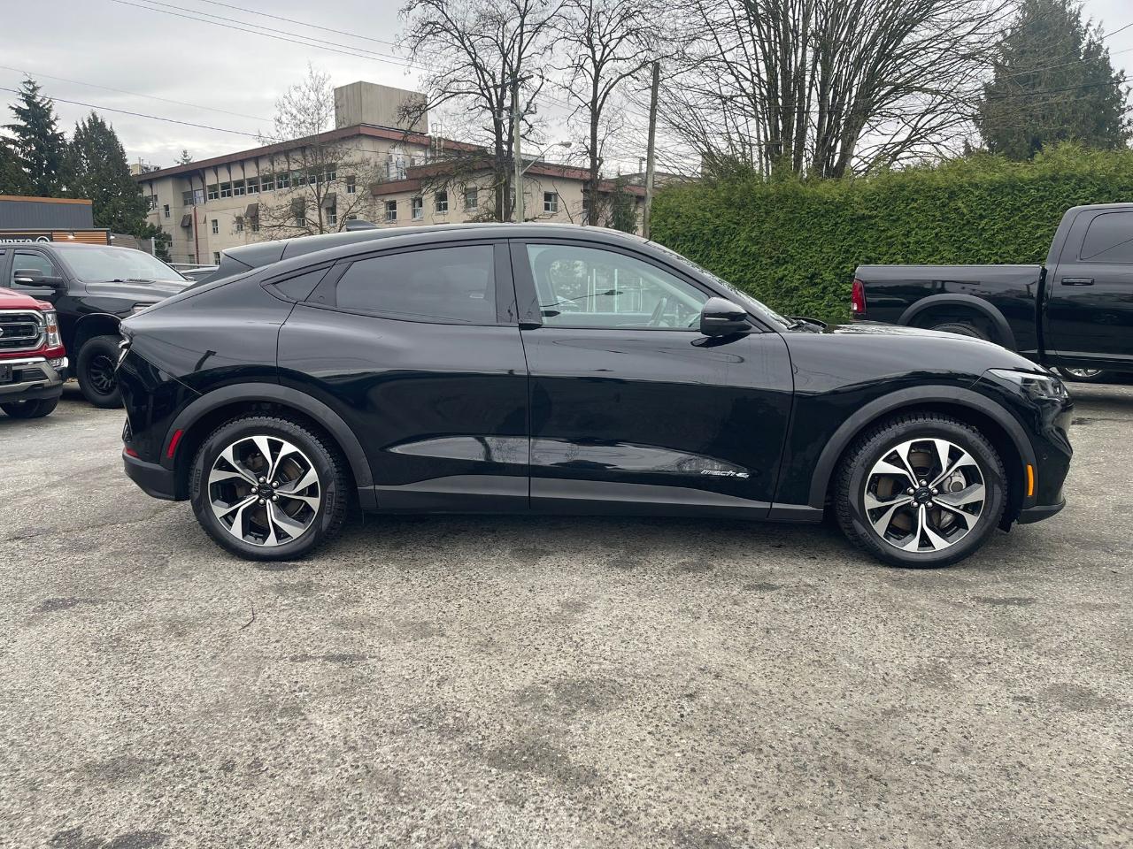 Ford Mustang Mach-E Select AWD 2024