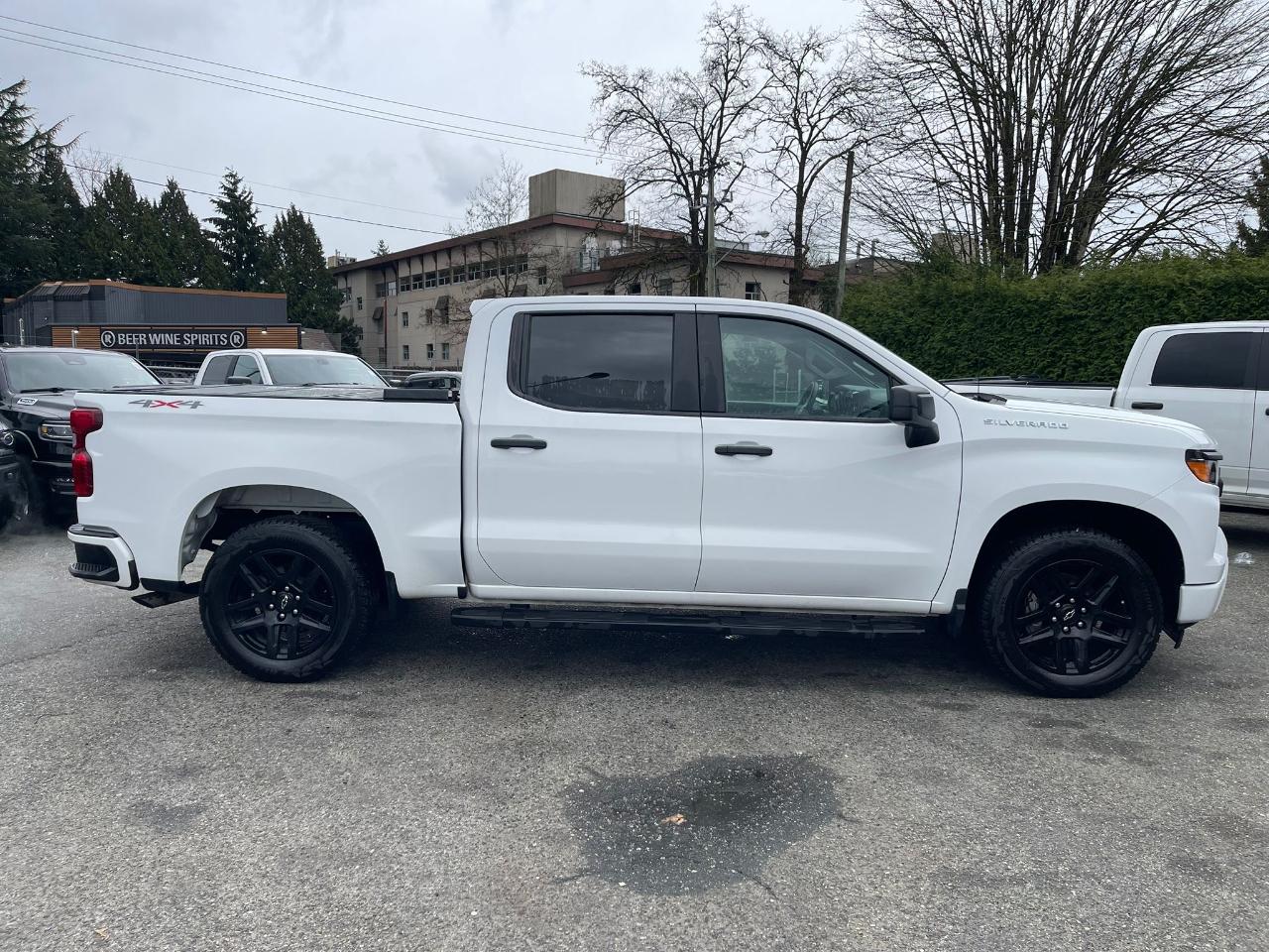 Chevrolet Silverado 1500 Custom Crew Cab 4WD 2022