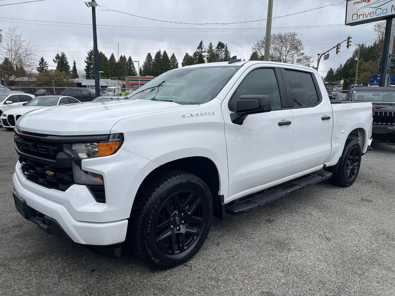 Chevrolet Silverado 1500 Custom Crew Cab 4WD 2022