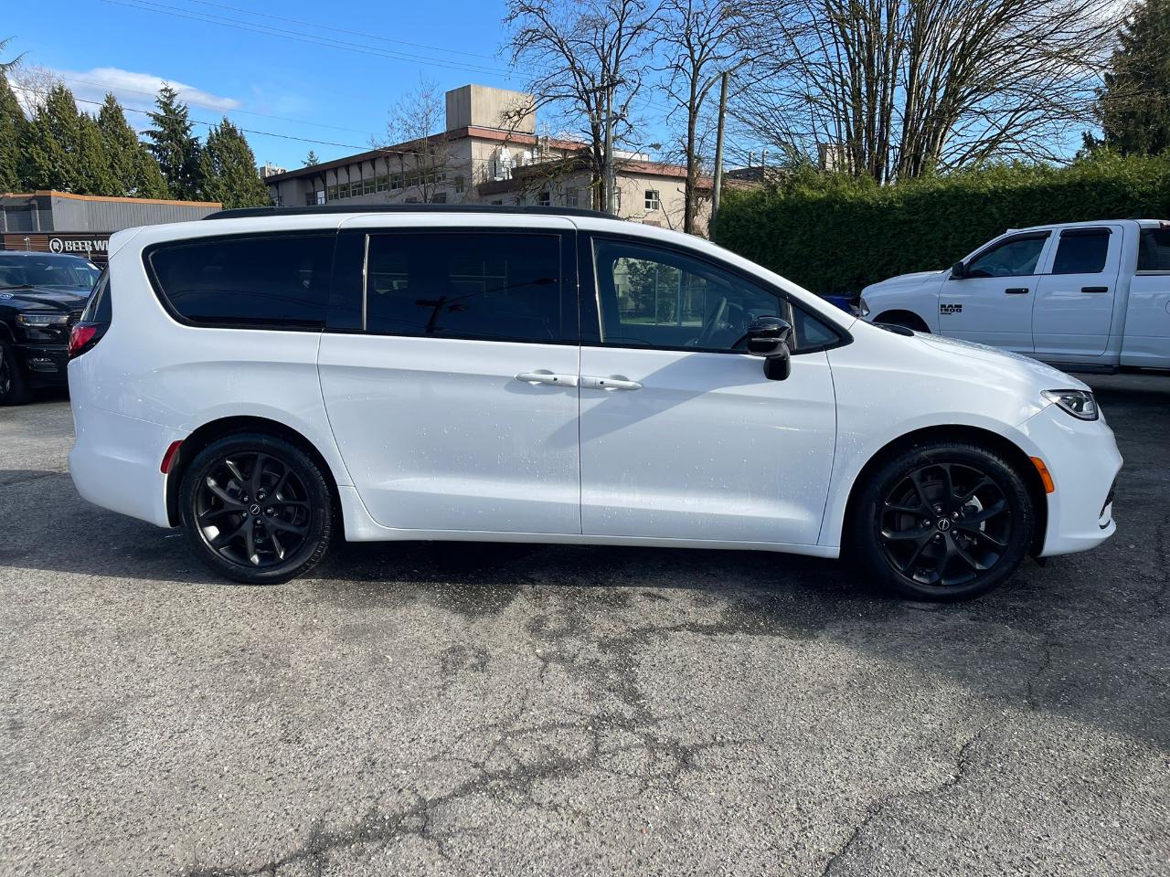 Chrysler Pacifica  2025