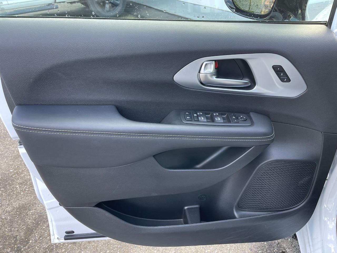 Chrysler Pacifica  2025