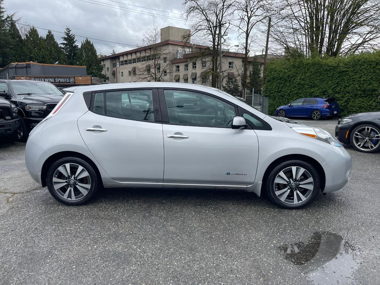 Nissan Leaf 4dr HB SV 2016