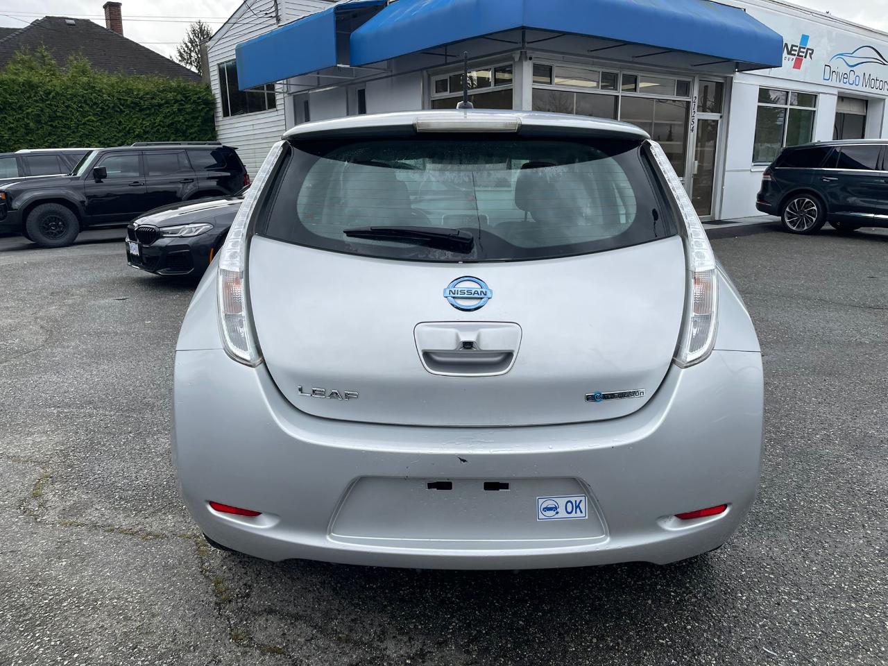 Nissan Leaf 4dr HB SV 2016