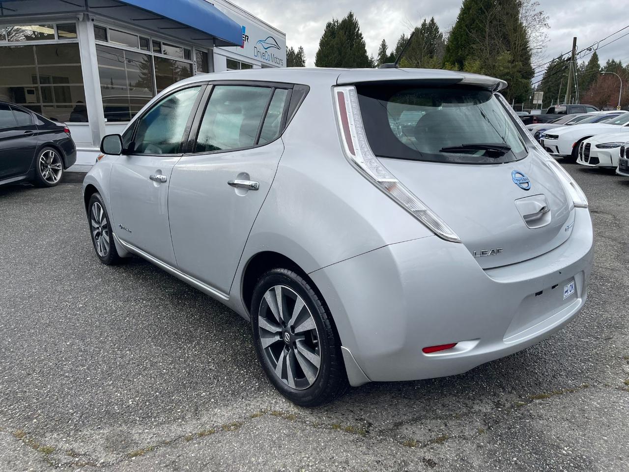 Nissan Leaf 4dr HB SV 2016