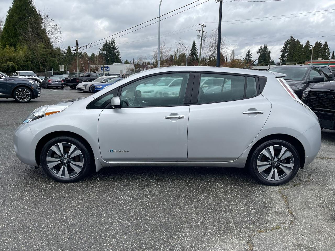 Nissan Leaf 4dr HB SV 2016
