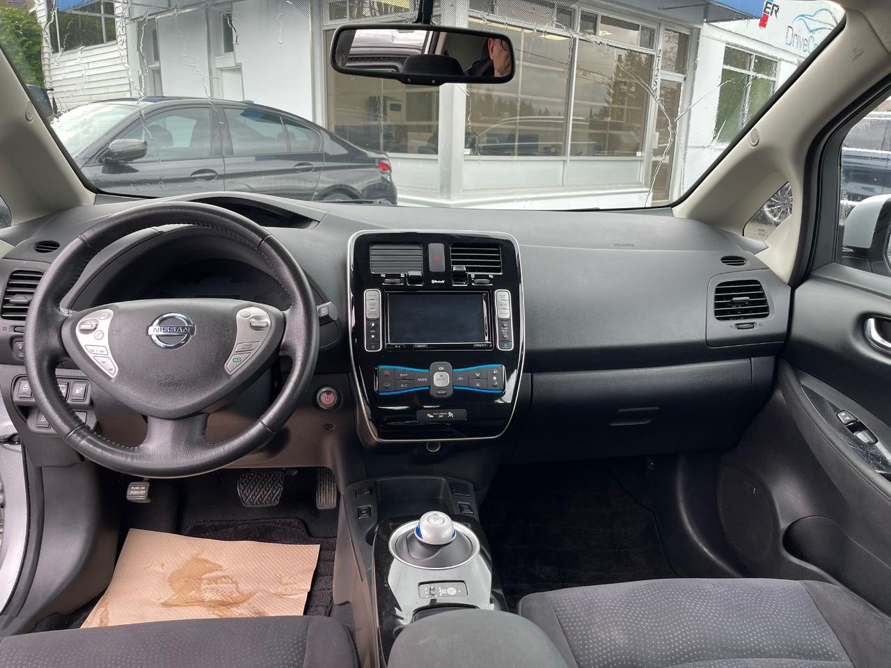 Nissan Leaf 4dr HB SV 2016