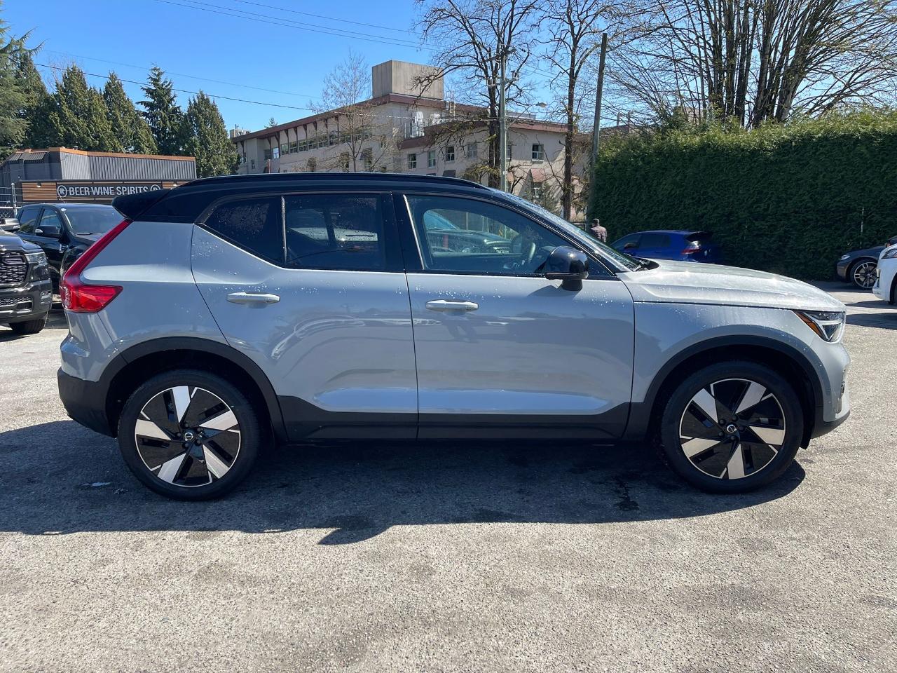 Volvo XC40 Recharge Pure Electric Twin eAWD Plus 2024