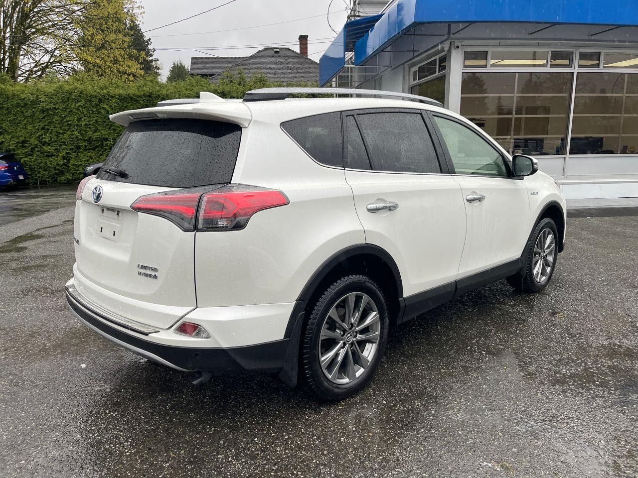 Toyota RAV4 Hybrid Limited AWD 2018