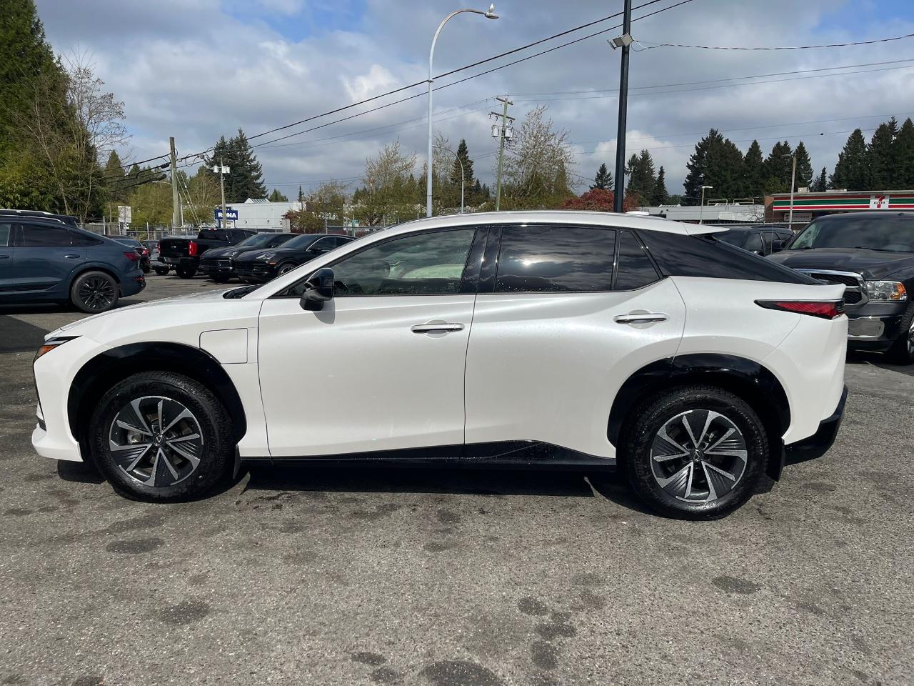 Lexus RZ RZ 450e Luxury AWD 2024