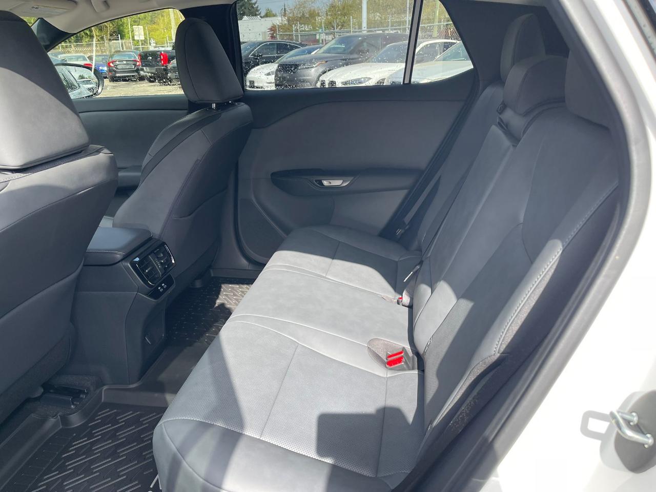 Lexus RZ RZ 450e Luxury AWD 2024