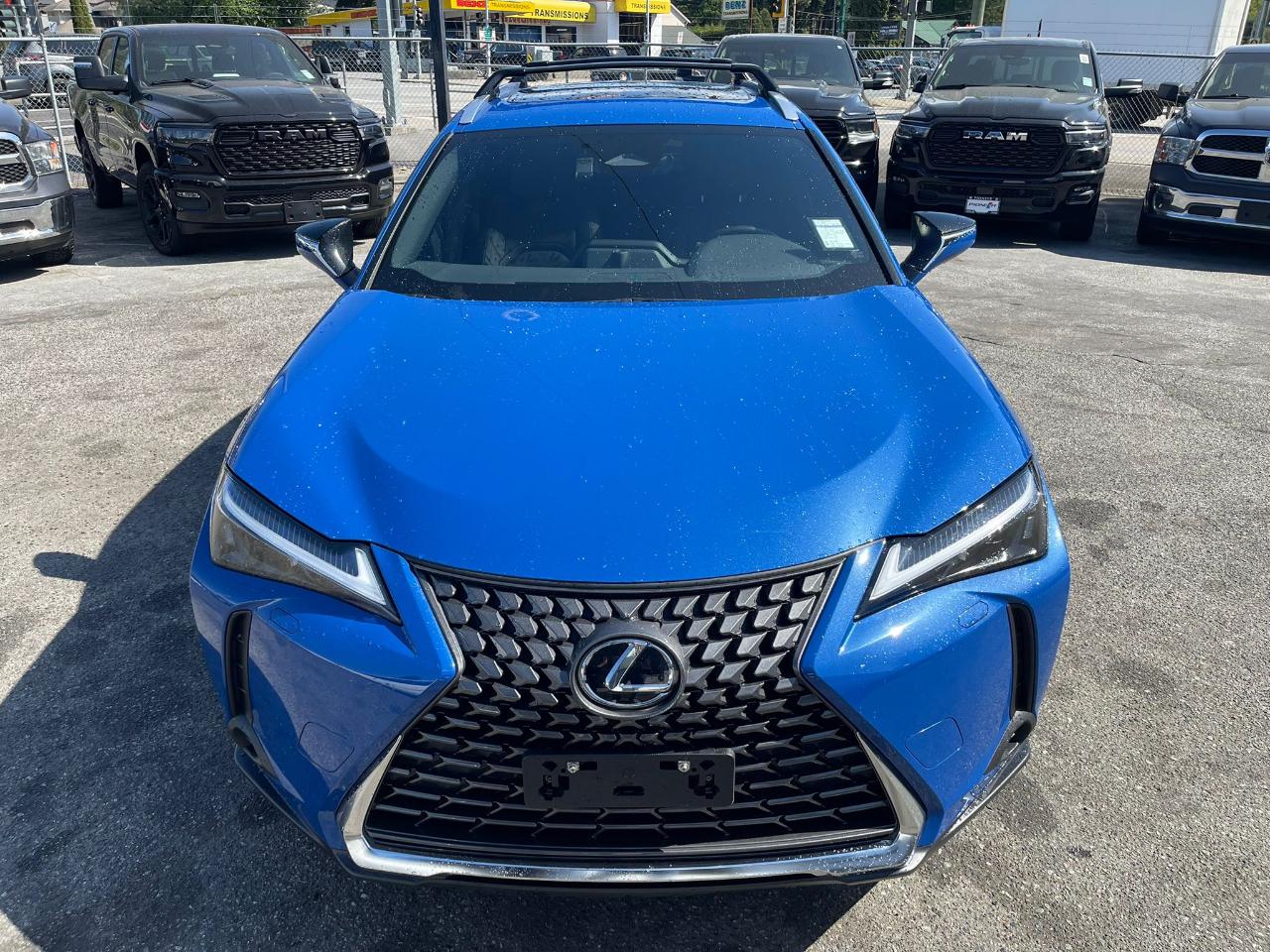 Lexus UX UX 300h AWD 2025