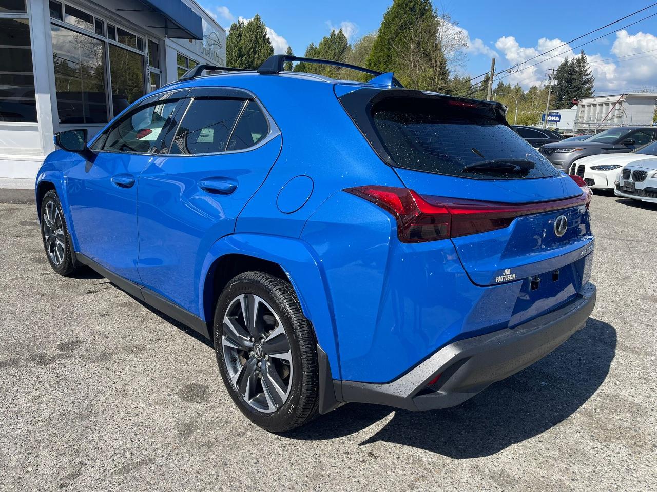 Lexus UX UX 300h AWD 2025