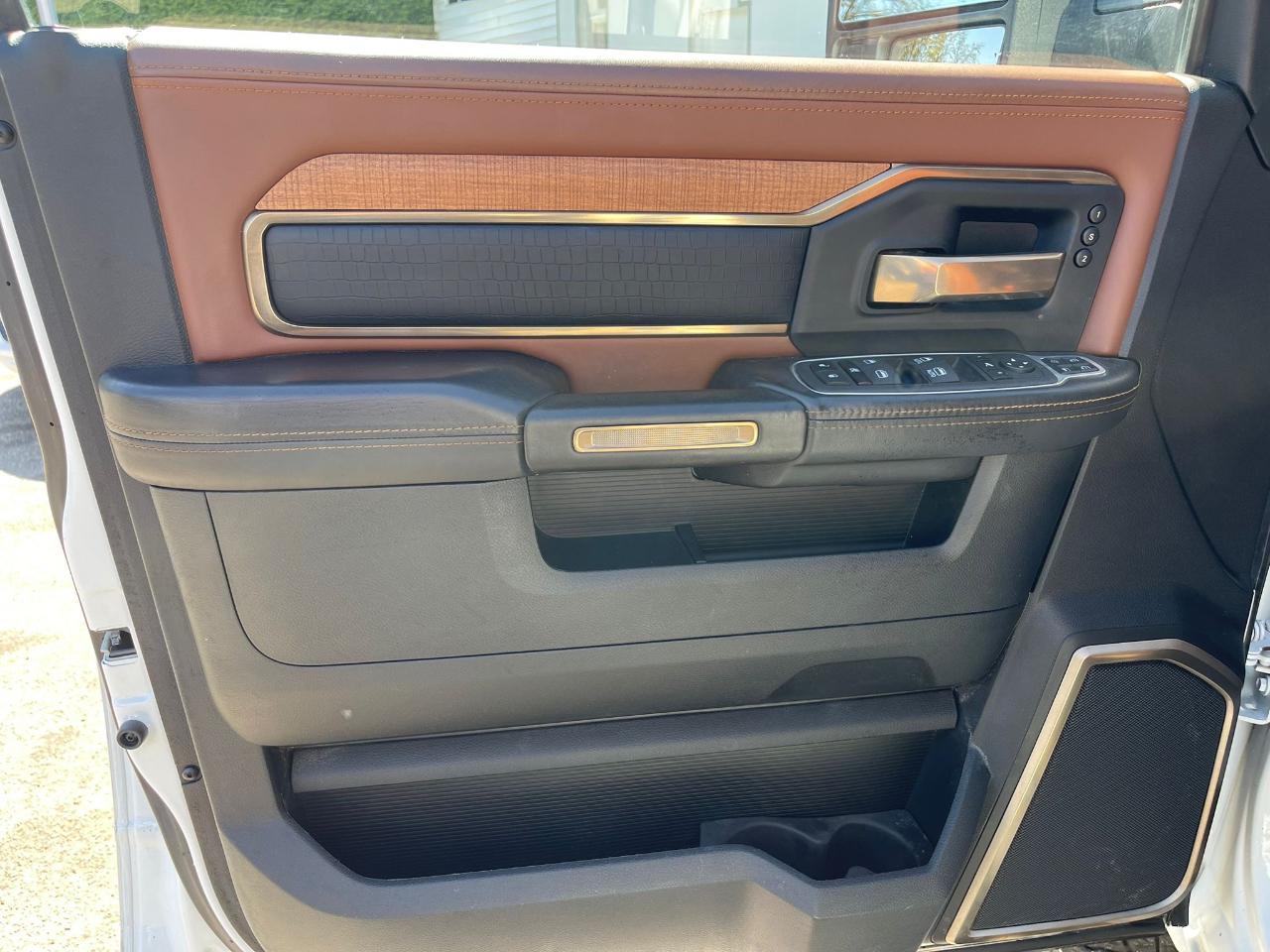 RAM 3500 Limited Longhorn 4x4 Crew Cab 8' Box 2023