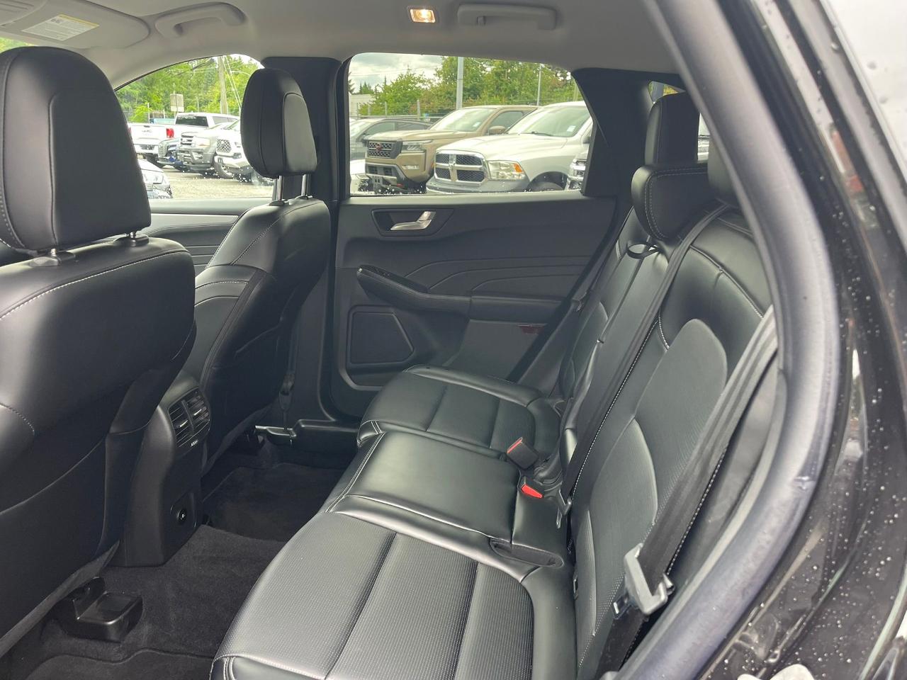 Ford Escape Platinum AWD 2025