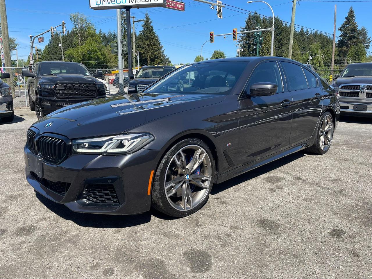 BMW 5 Series M550i xDrive Sedan 2022