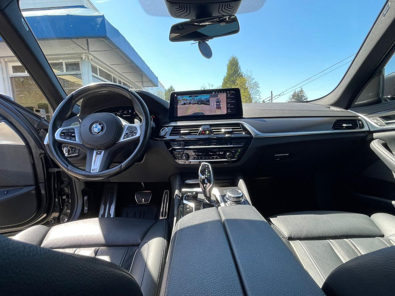 BMW 5 Series M550i xDrive Sedan 2022