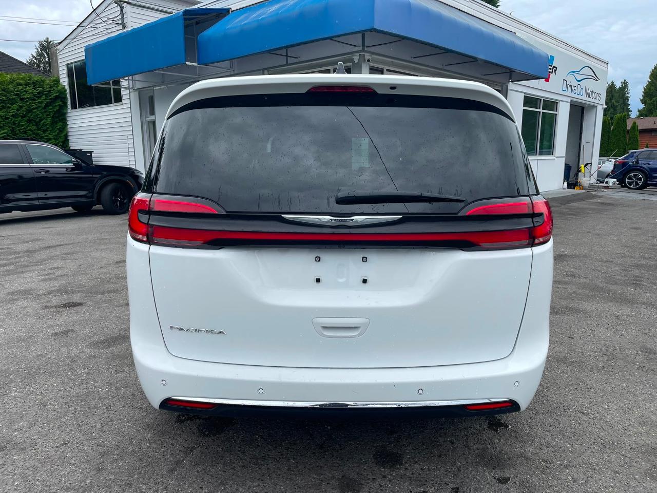 Chrysler Pacifica Touring-L FWD 2024