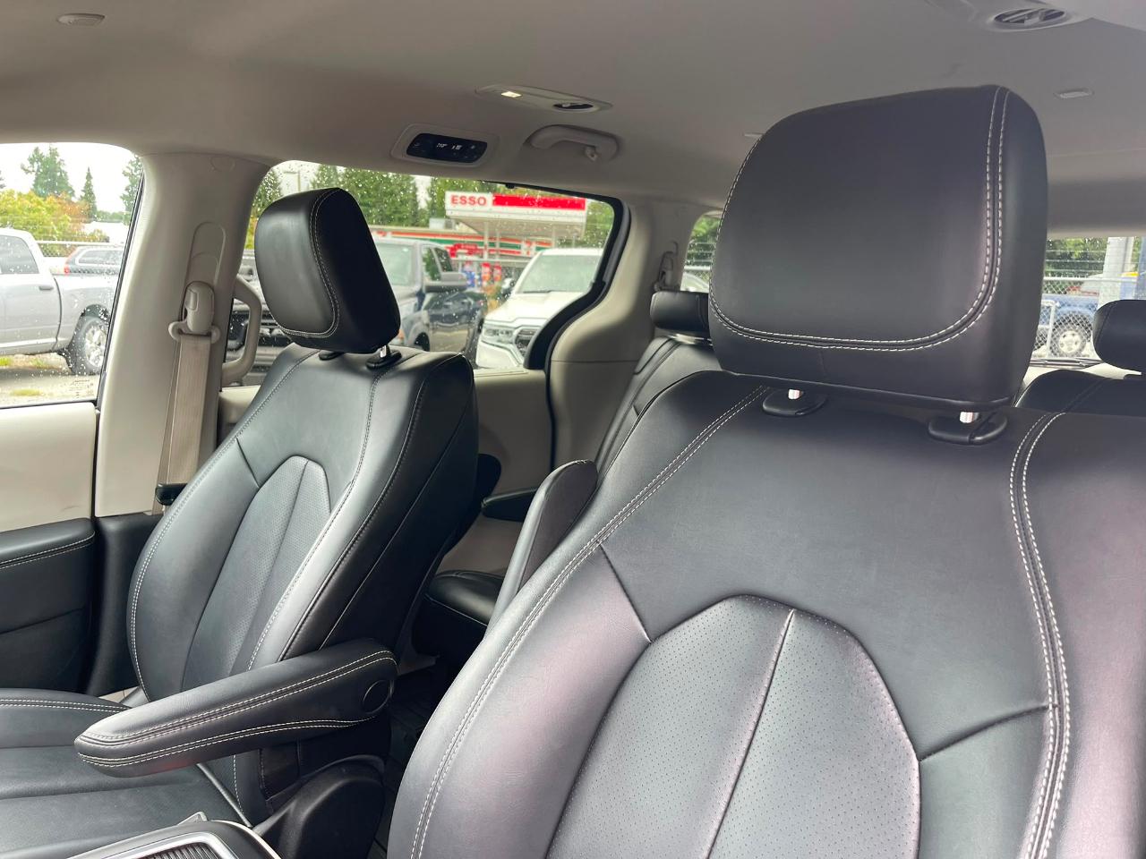 Chrysler Pacifica Touring-L FWD 2024