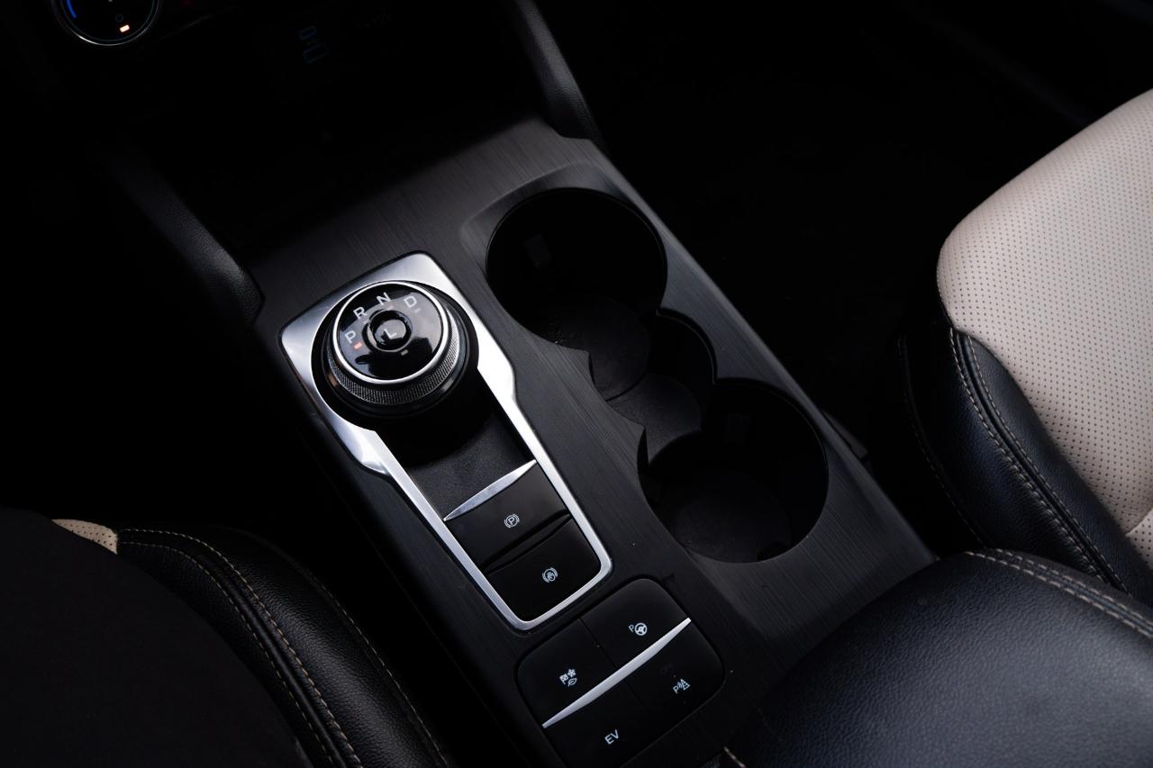 Ford Escape Hybrid Titanium AWD 2021