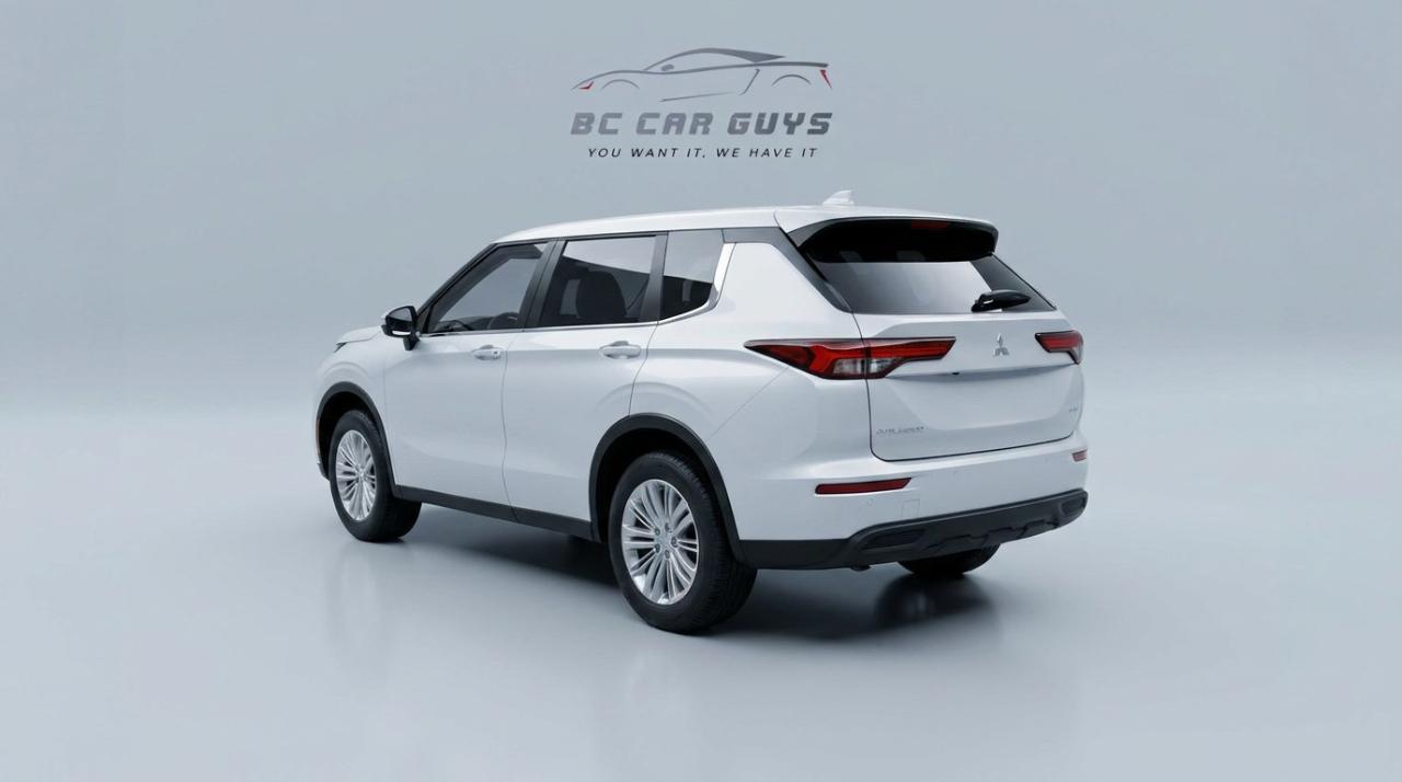 Mitsubishi Outlander ES 2024