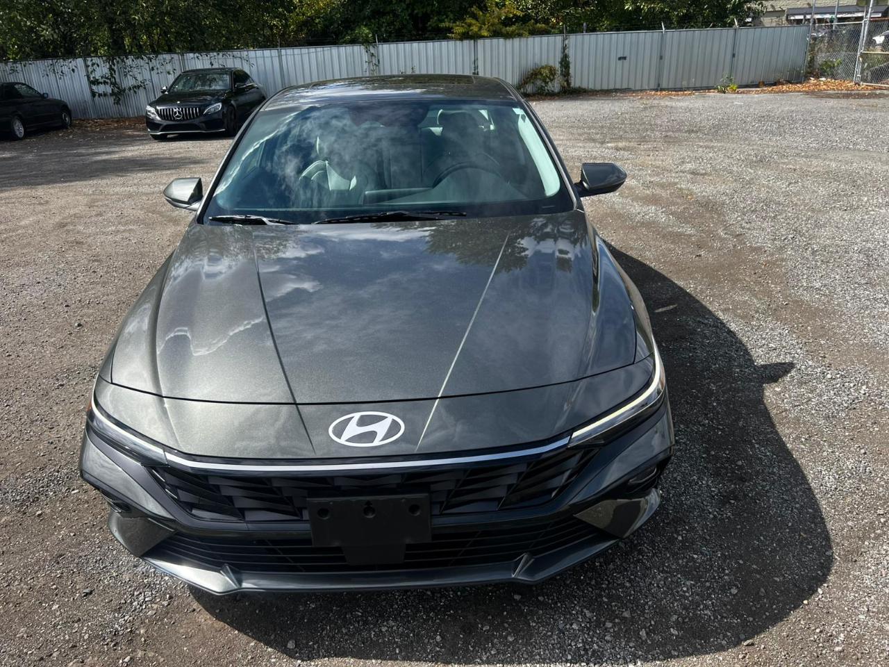 Hyundai Elantra Luxury 2024
