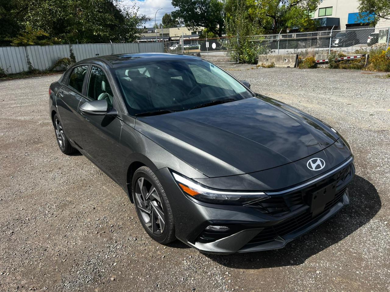 Hyundai Elantra Luxury 2024