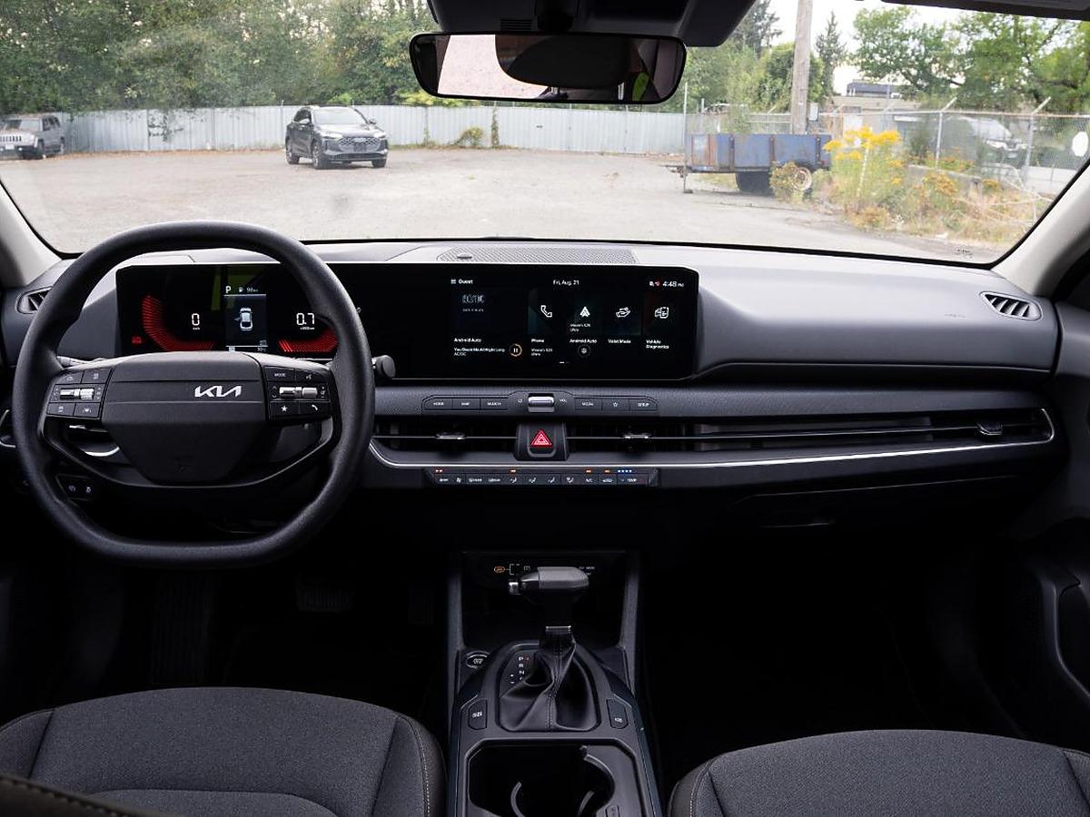 Kia K4 LX 2025