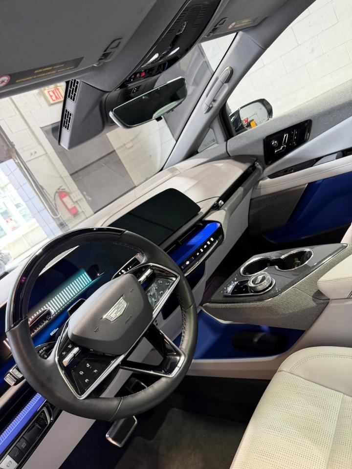 Cadillac OPTIQ Luxury 2 2025