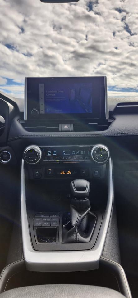 Toyota RAV4 XLE AWD 2025