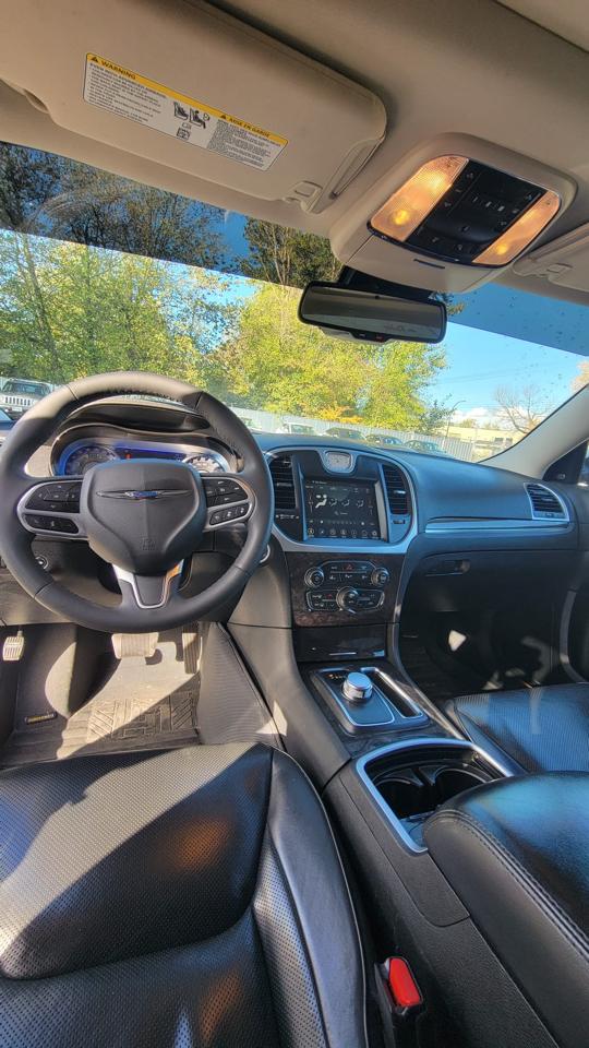 Chrysler 300 Touring L AWD 2023